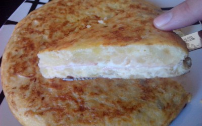 TORTILLA DE PATATA (JAMÓN Y QUESO)